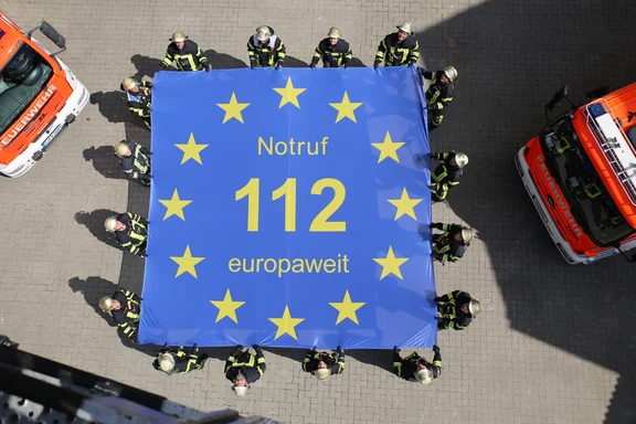 Notruf 112 europaweit Sprungtuch 8M3A2097 ohne Copyright verwendbar - Kopie.jpg